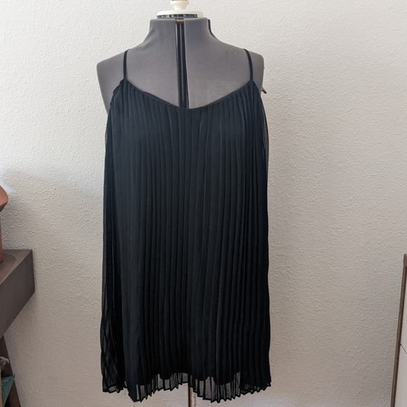 Romeo & Juliet Couture Dresses & Skirts - Pleated Black Dress